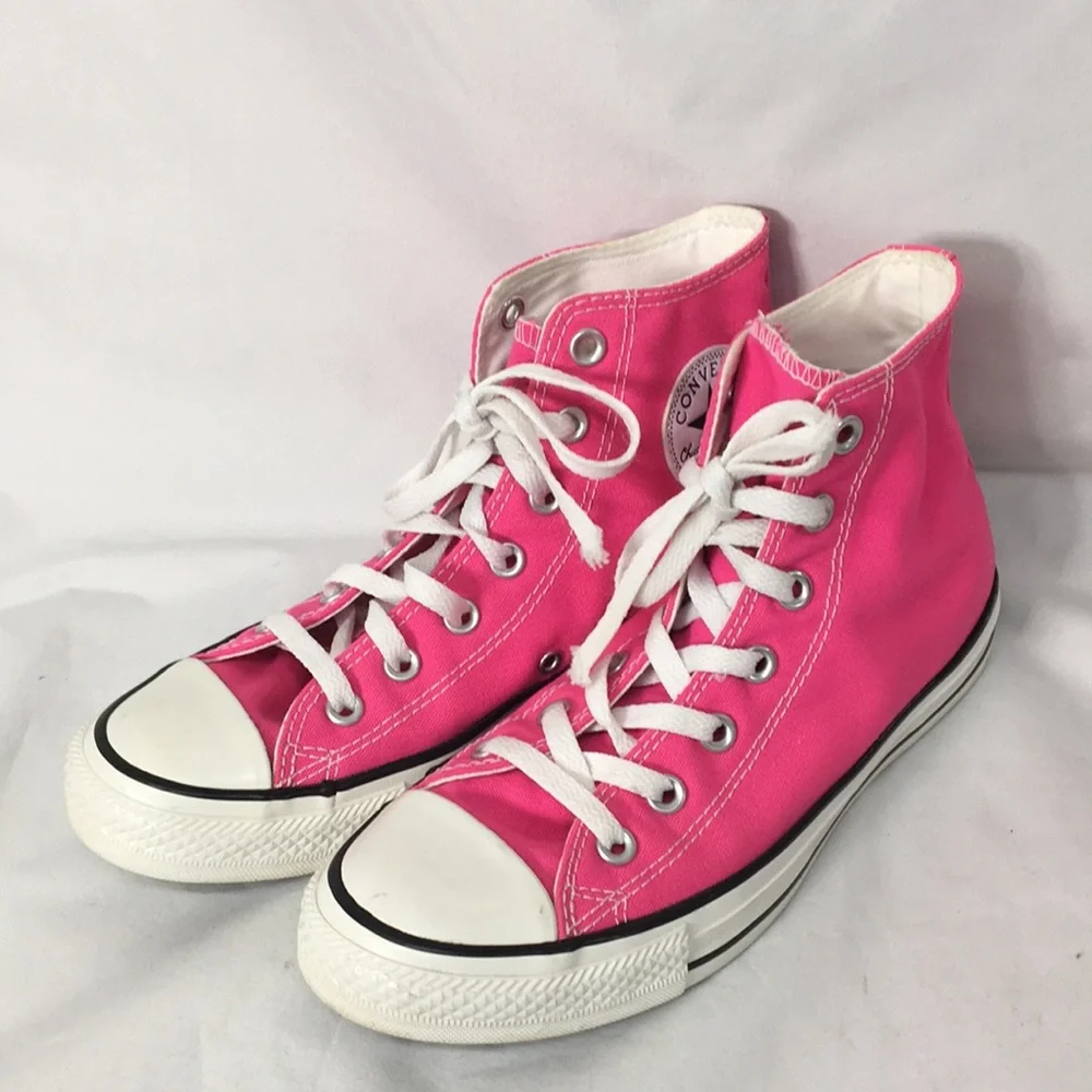 Converse Chuck Taylor Women’s Pink Lace-Up High-tops Size 6 GREAT Condition
